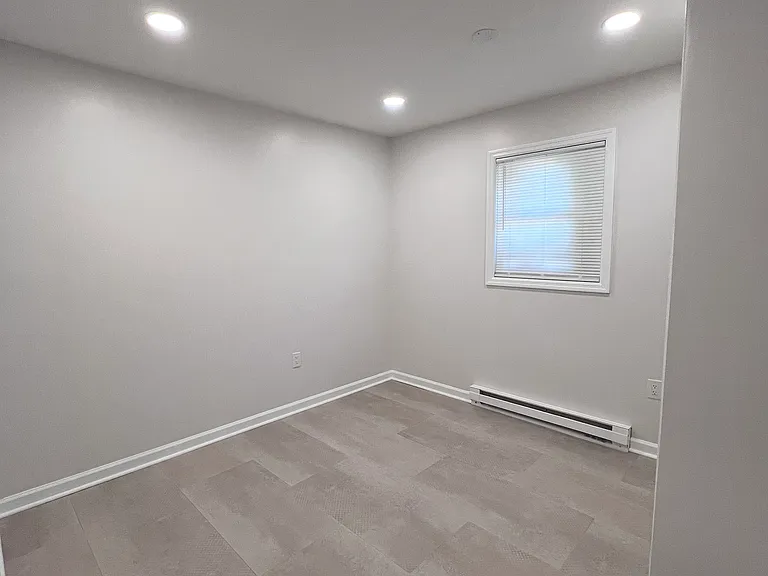 1063 Hilldale Rd — Photo 2