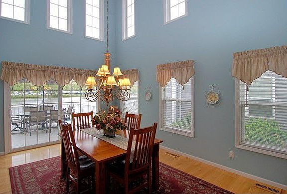 3rd image of 421 Island Pointe Dr