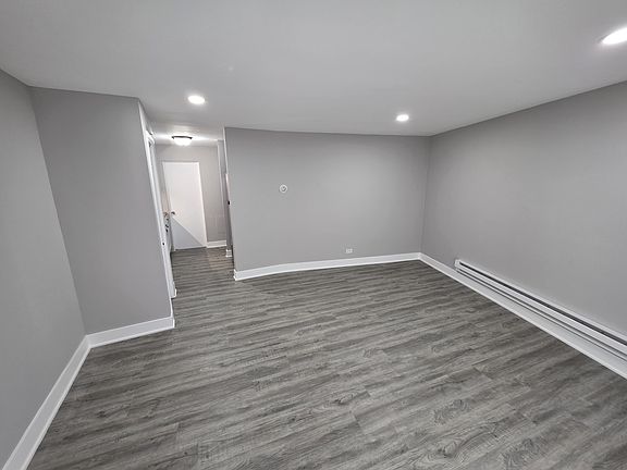 4th image of 6901 N Ridge Blvd #1F
