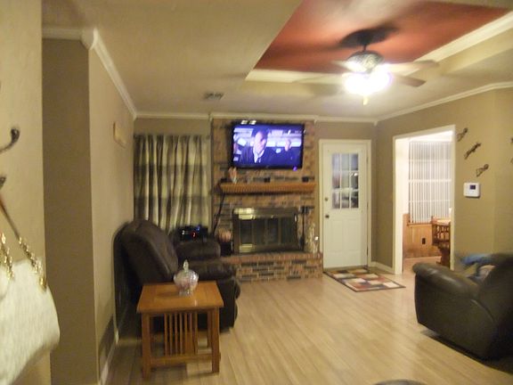 2nd image of 1031 Sierra Dr