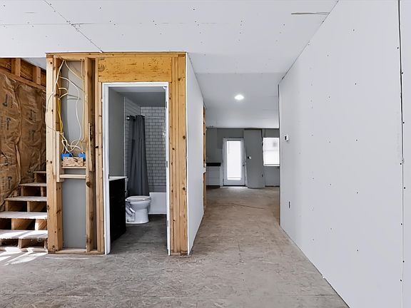 3rd image of 2317 N Map St