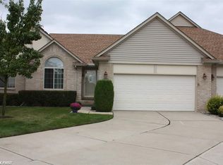 30129 Raintree Cir UNIT 2, New Baltimore, MI 48047