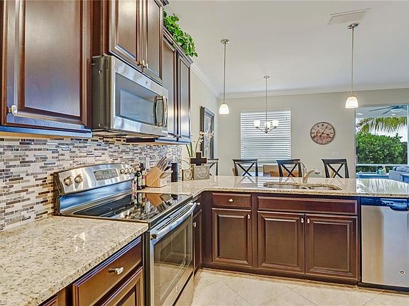 5th image of 10836 Alvara Way