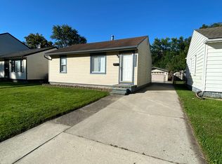 30209 Palmer Blvd, Madison Heights, MI 48071