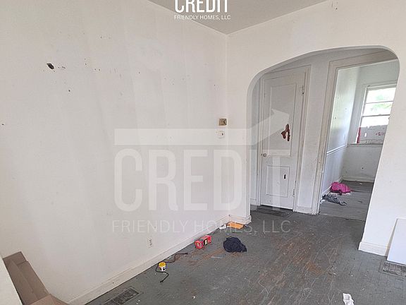 3rd image of 244 W Garfield Ave