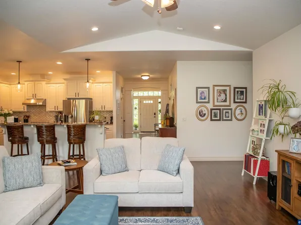 2921 Butterfly Ave NW, Salem, OR 97304