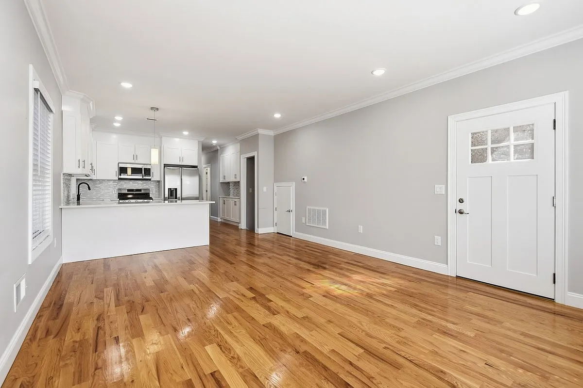 4 bed, $3,950 — Photo 3