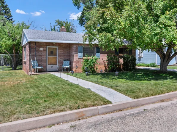 82 W Pioneer Ave, Parowan, UT 84761