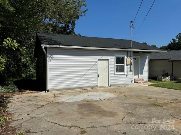 3214 28th St NE, Hickory, NC 28601