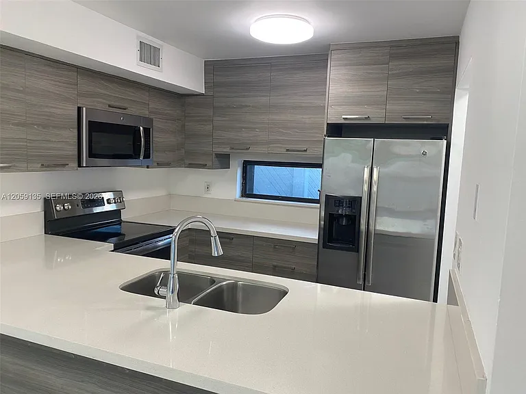 2180 Brickell Ave #7 — Photo 8