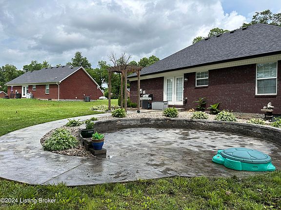 2nd image of 125 Peabody Loop