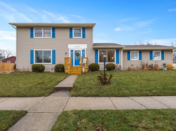 2203 Dunwoody Dr, Valparaiso, IN 46383