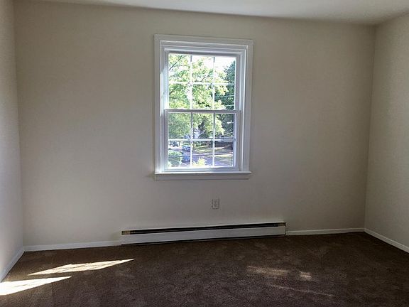 5th image of 1422 Winder St