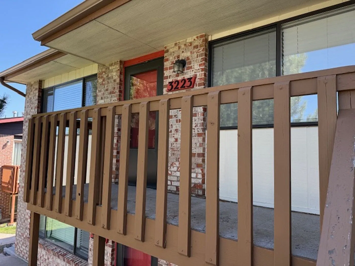 Apartment For Lease — Photo 2