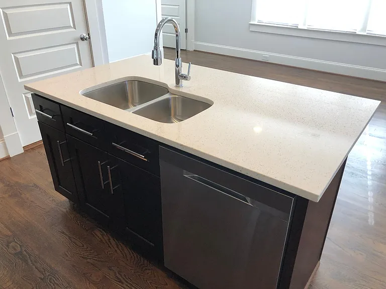 2121 Roslyn Ave — Photo 19