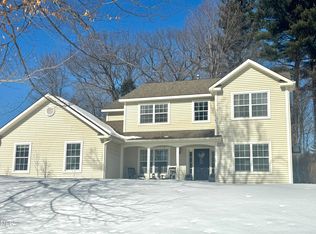 18 Jenee Way, Saratoga Springs, NY 12866