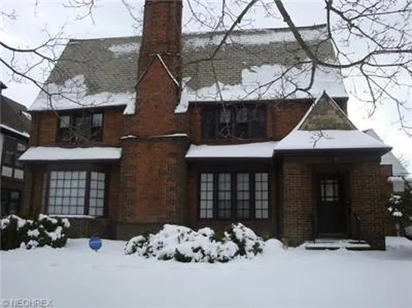 19230 Winslow Rd, Shaker Heights, OH 44122