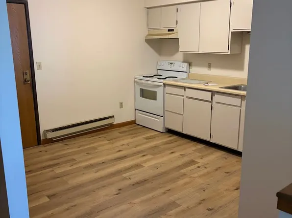 Mount Horeb Apartments LLC, 220 N Brookwood Dr #124, Mount Horeb, WI 53572