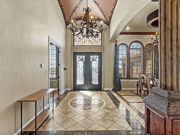 5th image of 1 Maravilla Cir