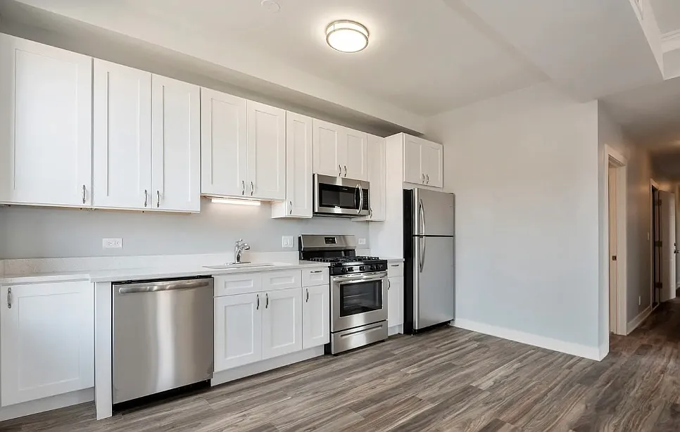 Building Photo - 1859 W Chicago Ave #4F