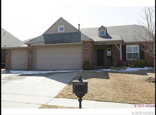 208 E 126th St S, Jenks, OK 74037