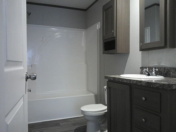 3rd image of 300 Tamarack Blvd #300