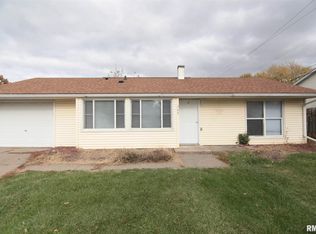 305 30th Ave W, Milan, IL 61264