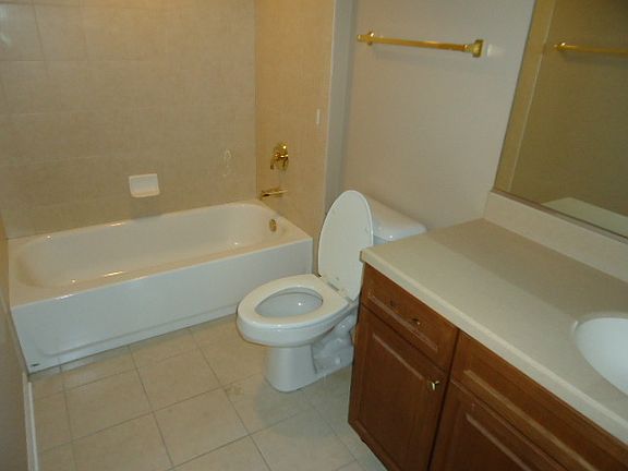 5th image of 6815 N Milwaukee Ave APT 403