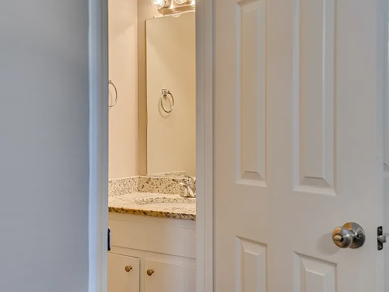 120 Chalet North Ct — Photo 15
