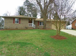 1612 Bolingbroke Rd, High Point, NC 27265