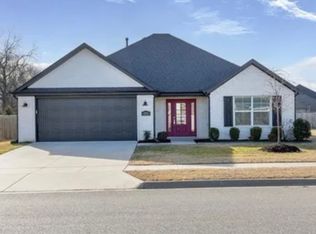 (Undisclosed Address), Fayetteville, AR 72703