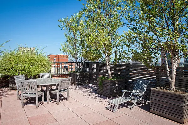 Sold by Level Group | media 11