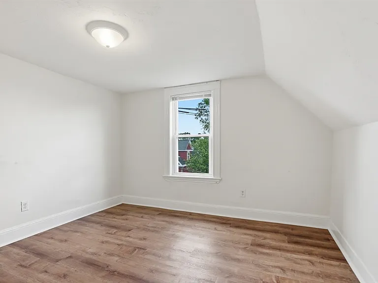 121 Glendale St #3 — Photo 19