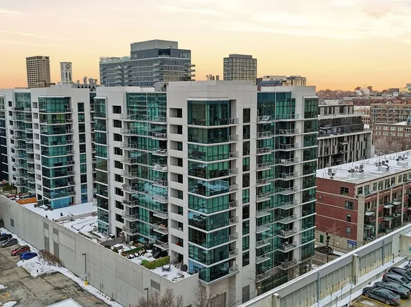 123 S Green St APT 501B, Chicago, IL 60607