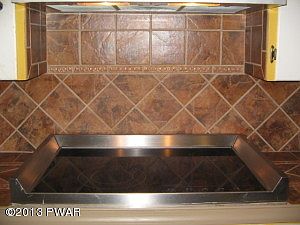 3rd image of 1043 Evergreen Dr