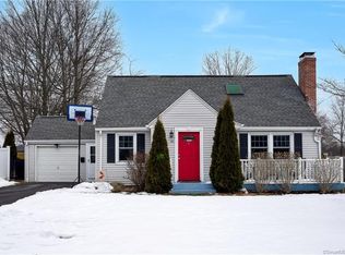 18 Sunset Rd, Newington, CT 06111