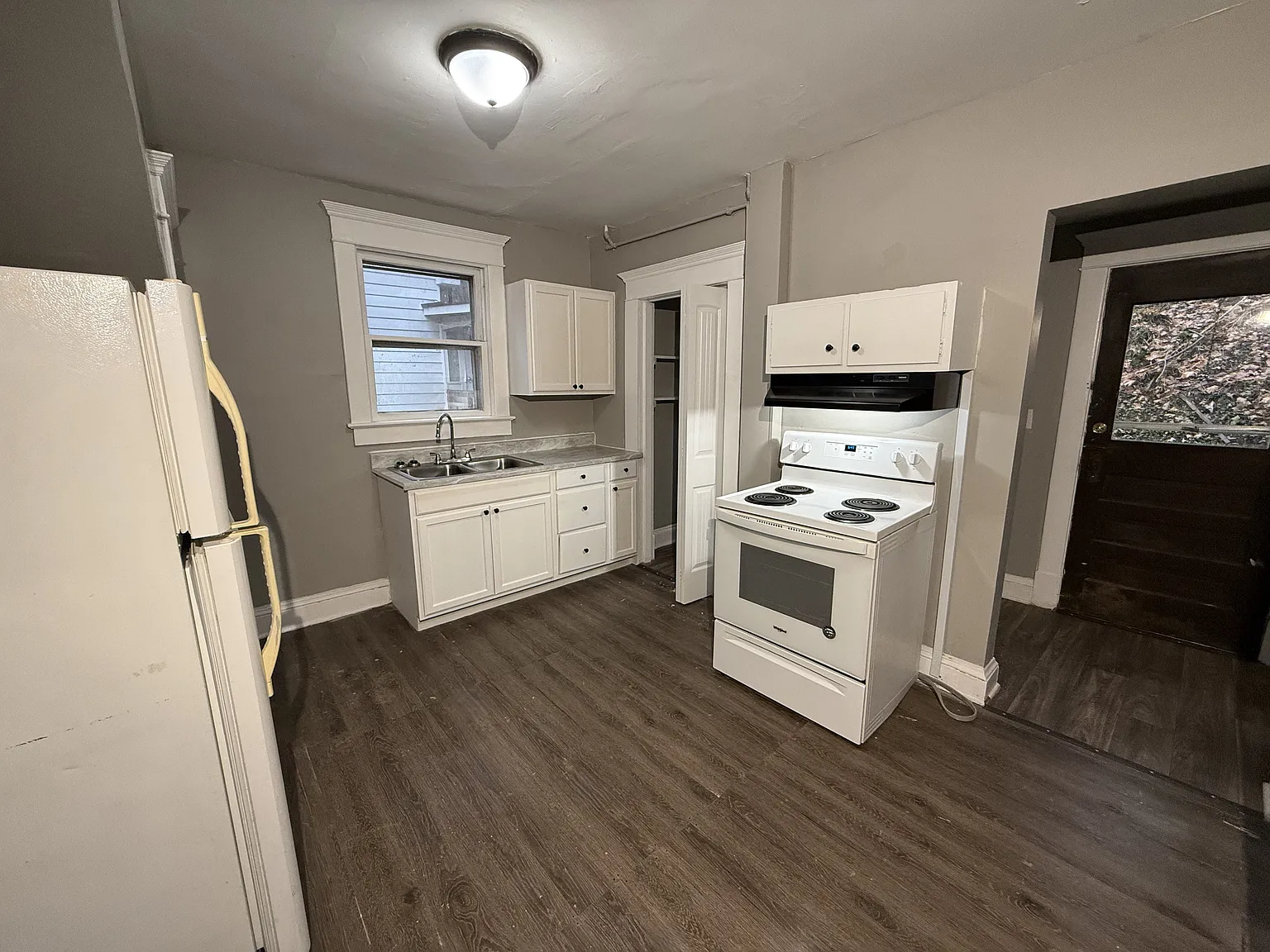 4 bed, $950 — Photo 4