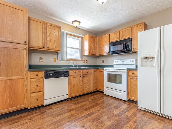 5th image of 541 Poppy Ln