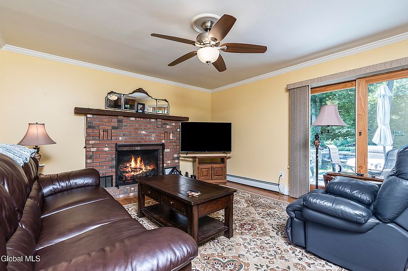 3rd image of 633 Alexander Drive