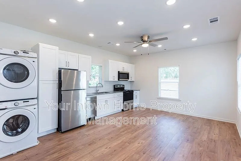 2 bed, 1.0 bath, 711 sqft, $1,475 — Photo 3