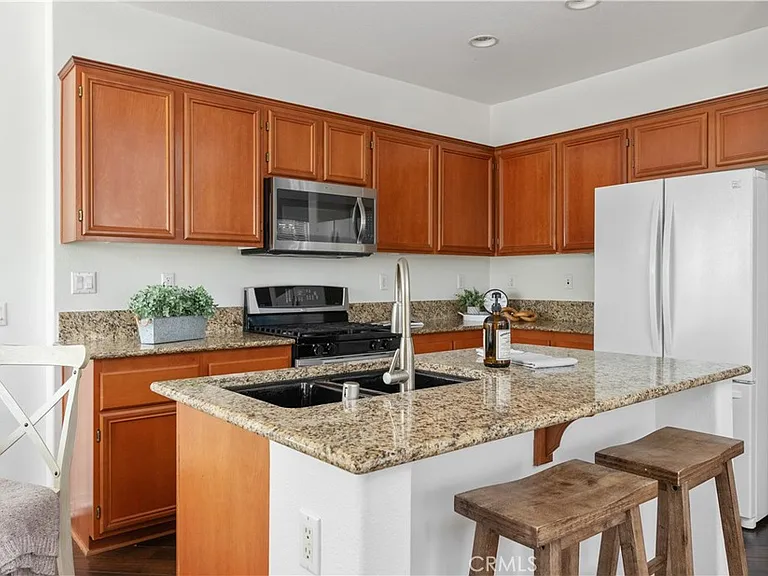 399 W Mountain Holly Ave — Photo 5