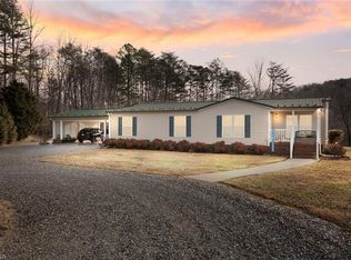 1721 Camp Dogwood Rd, Pinnacle, NC 27043