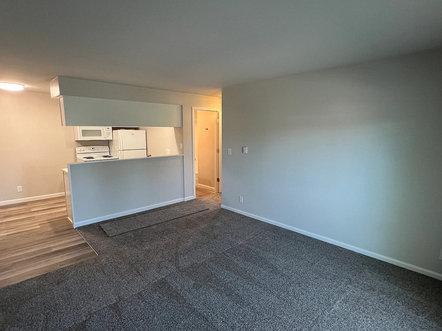 Lakewood Apartments — Photo 2