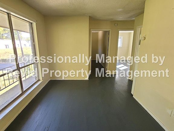 5th image of 1431 Latham St APT 1