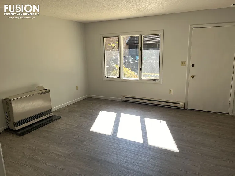 8 Cedar Gln N #1 — Photo 7
