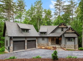 68 Huckleberry Ridge Ln, Zirconia, NC 28790