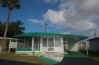 1st image of 146A Cypress Ln W