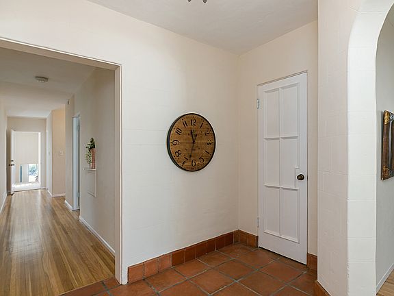5th image of 4858 Sussex Dr