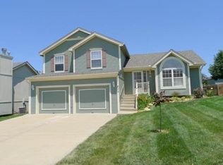 800 NE 107th St, Kansas City, MO 64116