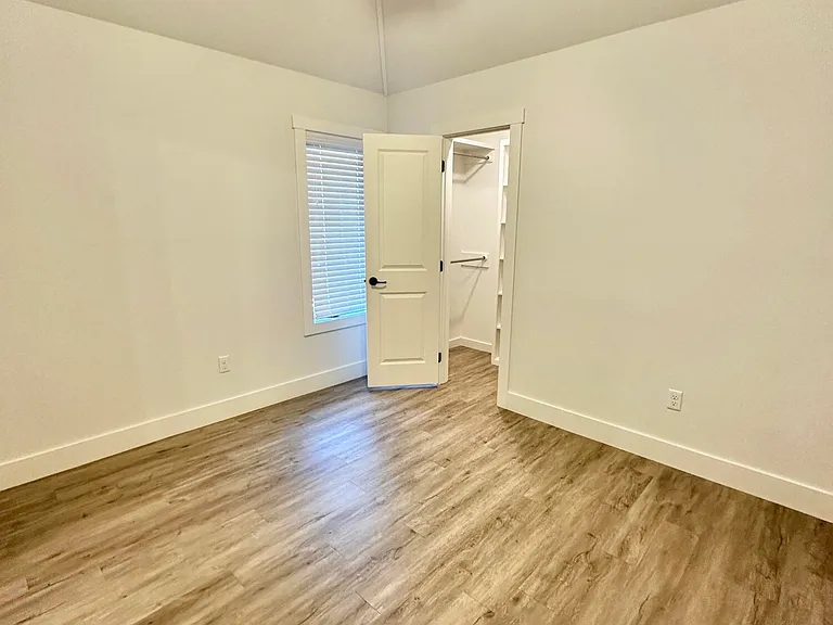 6954 22nd Pl — Photo 9